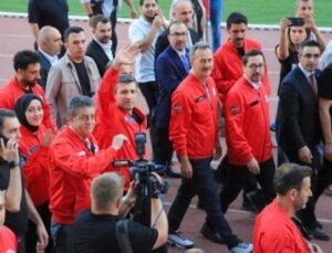 G&uuml;neydoğu’dan Y&uuml;kselen Teknoloji R&uuml;zgarı: Sel&ccedil;uk Bayraktar’dan &Ccedil;arpıcı A&ccedil;ıklamalar