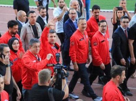 G&uuml;neydoğu’dan Y&uuml;kselen Teknoloji R&uuml;zgarı: Sel&ccedil;uk Bayraktar’dan &Ccedil;arpıcı A&ccedil;ıklamalar