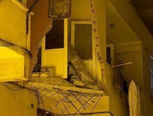 G&uuml;ng&ouml;ren’de Balkonu &Ccedil;&ouml;ken Bina: Sakinler G&uuml;venlik İ&ccedil;in Tahliye Edildi