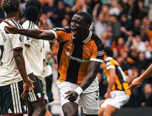 Hull City, Premier Lig’e Damga Vurdu: Manchester United’ı 2-0 Ge&ccedil;ti!