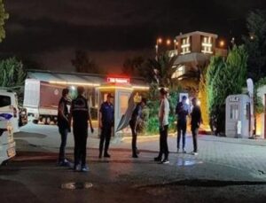 K&uuml;&ccedil;&uuml;k&ccedil;ekmece’de Kafe Alışverişi Kanlı Bitti: İki Yaralı, Ka&ccedil;an Ş&uuml;pheli Peşinde!