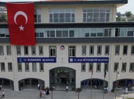 Kuşadası Belediyesi’nde Şok Gelişme: 15 G&ouml;zaltı, 7 Kişi Aranıyor!