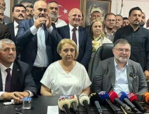 Menderes&rsquo;te Sıra Dışı Gelişme: Başkanvekilliğinde AK Parti Zaferi!