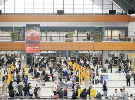 Sabiha G&ouml;k&ccedil;en Havalimanı&rsquo;nda Tarihi G&uuml;n: U&ccedil;uş ve Yolcu Rekoru Kırıldı!