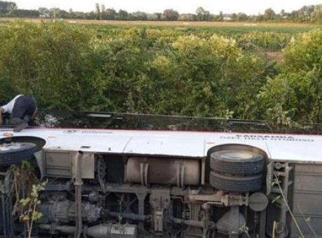 Samsun’da Otob&uuml;s Devrildi: 21 Yaralı ve Sonrasındaki Kaos!