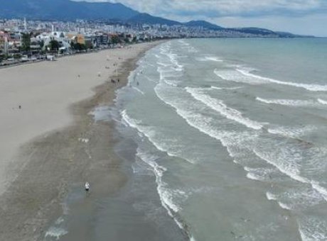 Samsun’da Tehlike Alarmı: Kuvvetli R&uuml;zgar ve Y&uuml;ksek Dalgalar Vatandaşları Tehdit Ediyor!