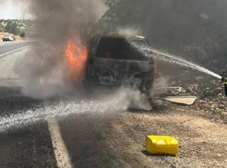 Seyir Halindeki Ticari Ara&ccedil;ta Korkutan Yangın: S&uuml;r&uuml;c&uuml; Son Anda Kurtuldu!
