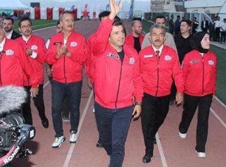 Şırnak’ta Teknoloji R&uuml;zgarı: Sel&ccedil;uk Bayraktar’dan Gen&ccedil; Dron Pilotlarına Destek
