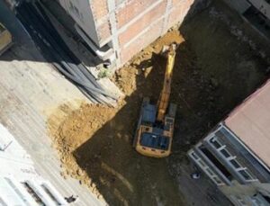 Sultangazi’de Temel Kazısı Korkuttu: 4 Bina Acil Tahliye Edildi!