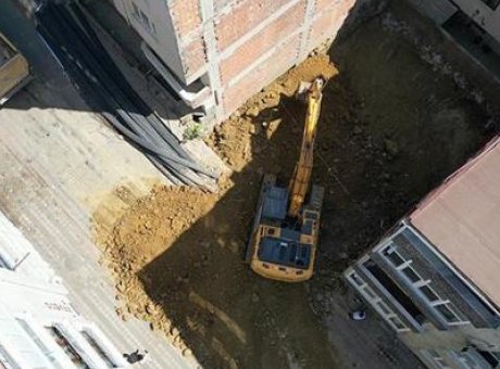 Sultangazi’de Temel Kazısı Korkuttu: 4 Bina Acil Tahliye Edildi!