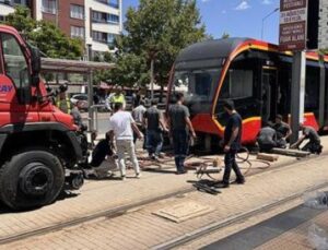 Tramvayın &Ccedil;arptığı Gen&ccedil; Hayatını Kaybetti: Olayın Ardındaki Korkun&ccedil; Ger&ccedil;ekler