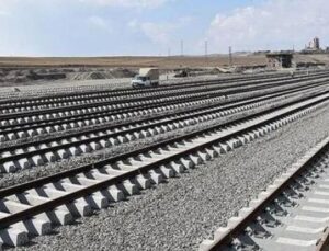 T&uuml;rkiye’nin Demiryolu Ağına 25 Yılda 3 Bin Km Daha: Hızlı Tren Devrimi!